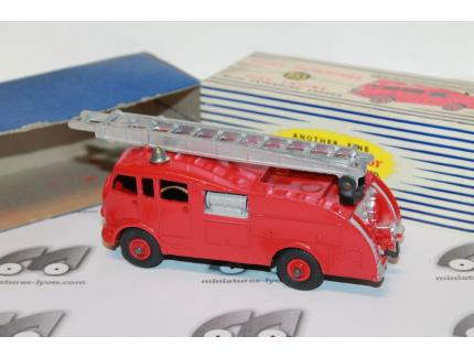 FIRE ENGINE WITH EXTENDING LADDER DINKY TOYS 1/43°