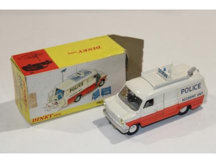 FORD TRANSIT AMBULANCE 1965 DINKY TOYS 1/43°