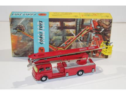 SIMON SNORKEL DENNIS FIRE ENGINE CORGI 1/50°