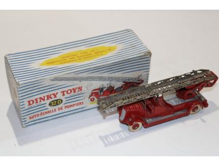 VOITURE DE POMPIER DELAHAYE 1950 DINKY TOYS 1/50°