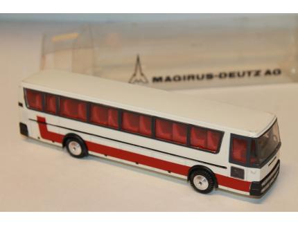 BUS MAGIRUS-DEUTZ M 2000 CREME NZG MODELLE 1/50°