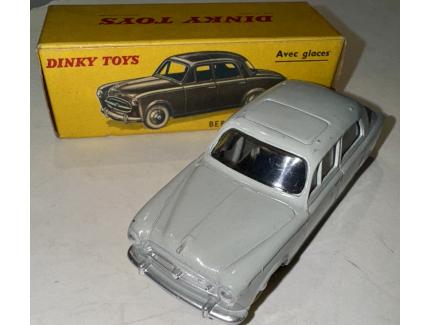 PEUGEOT 403 BERLINE DINKY TOYS 1/43