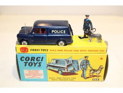 BMC MINI POLICE VAN WITH TRACKER DOG CORGI TOYS 1/43°