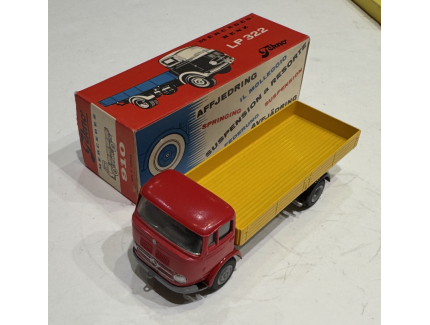 MERCEDES BENZ CAMION BACHE ROUGE TEKNO  1/43