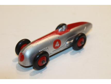 AUTO DE COURSE ROUGE DINKY TOYS 1/43°