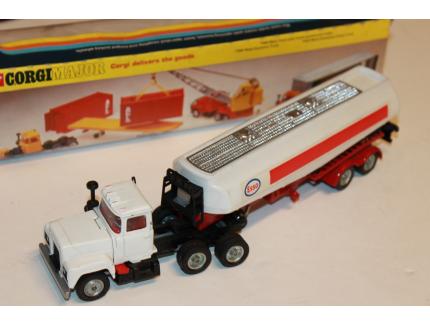 MACK CAMION CITERNE ESSO CORGI 1/50°