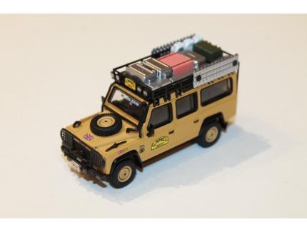 LAND ROVER DEFENDER 110 CAMEL TROPHY WINNER UK 1989 MINI GT 1/64°