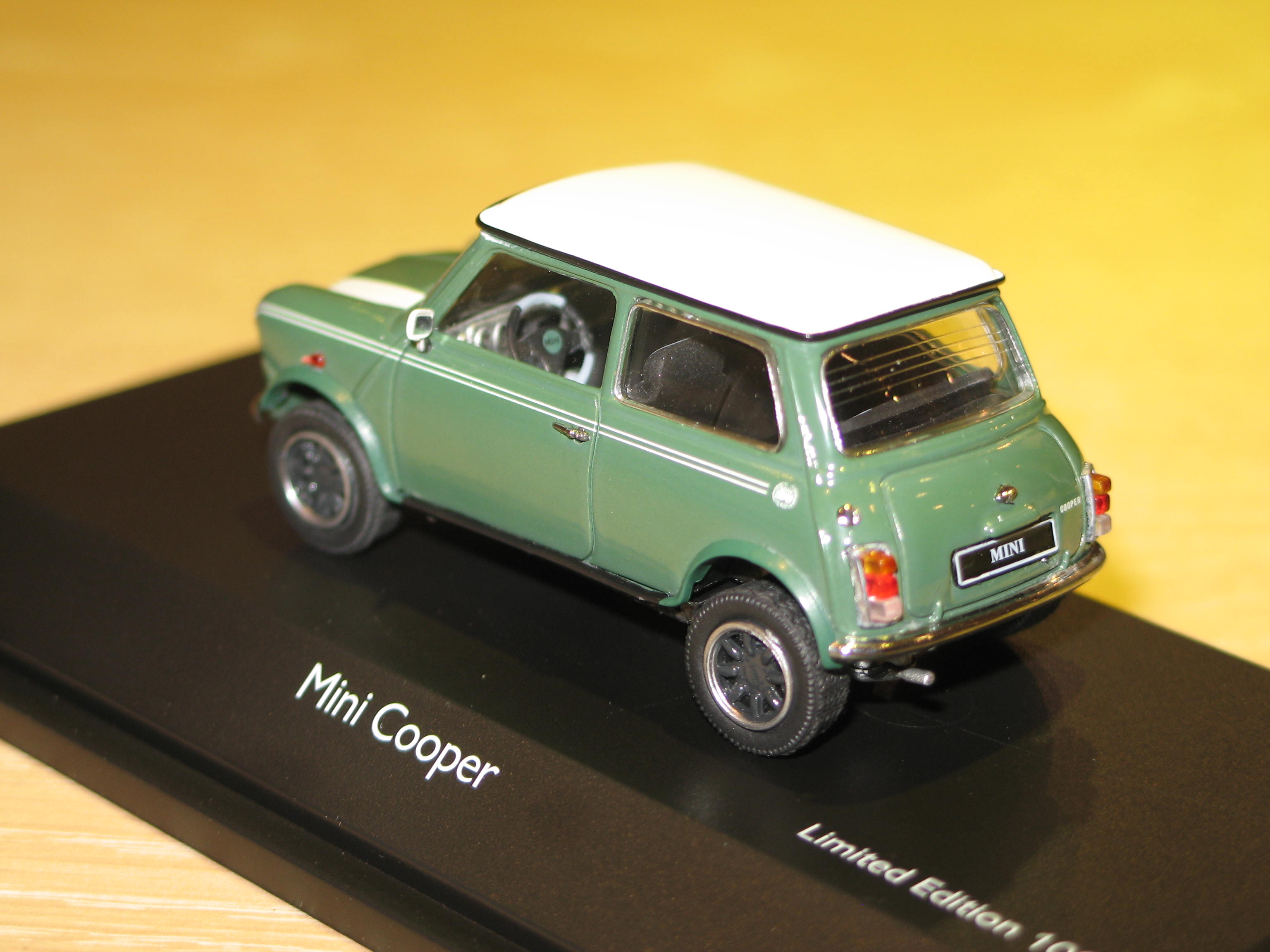 MINI COOPER VERT 1969 SCHUCO 1/43°