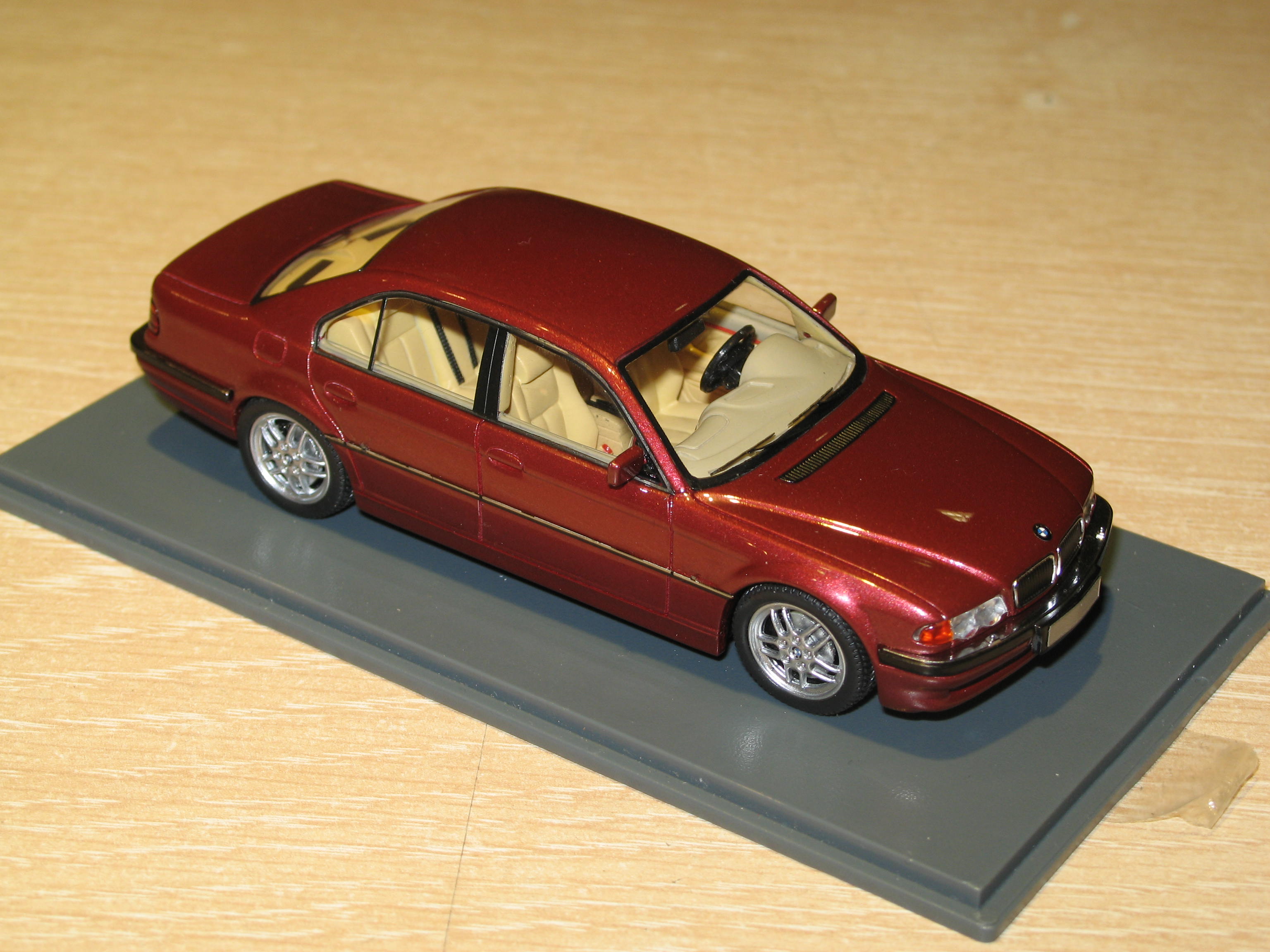 BMW SERIE 740i E38 1995 NEO 1/43°