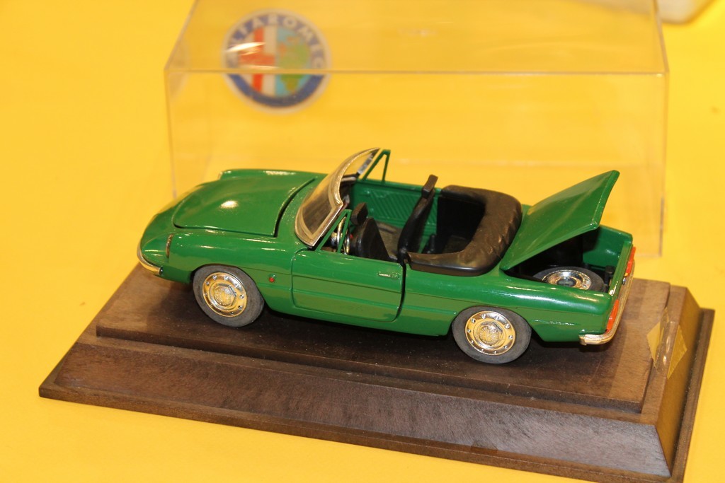 ALFA ROMEO 1300 JUNIOR SPIDER TOGI 1/24°