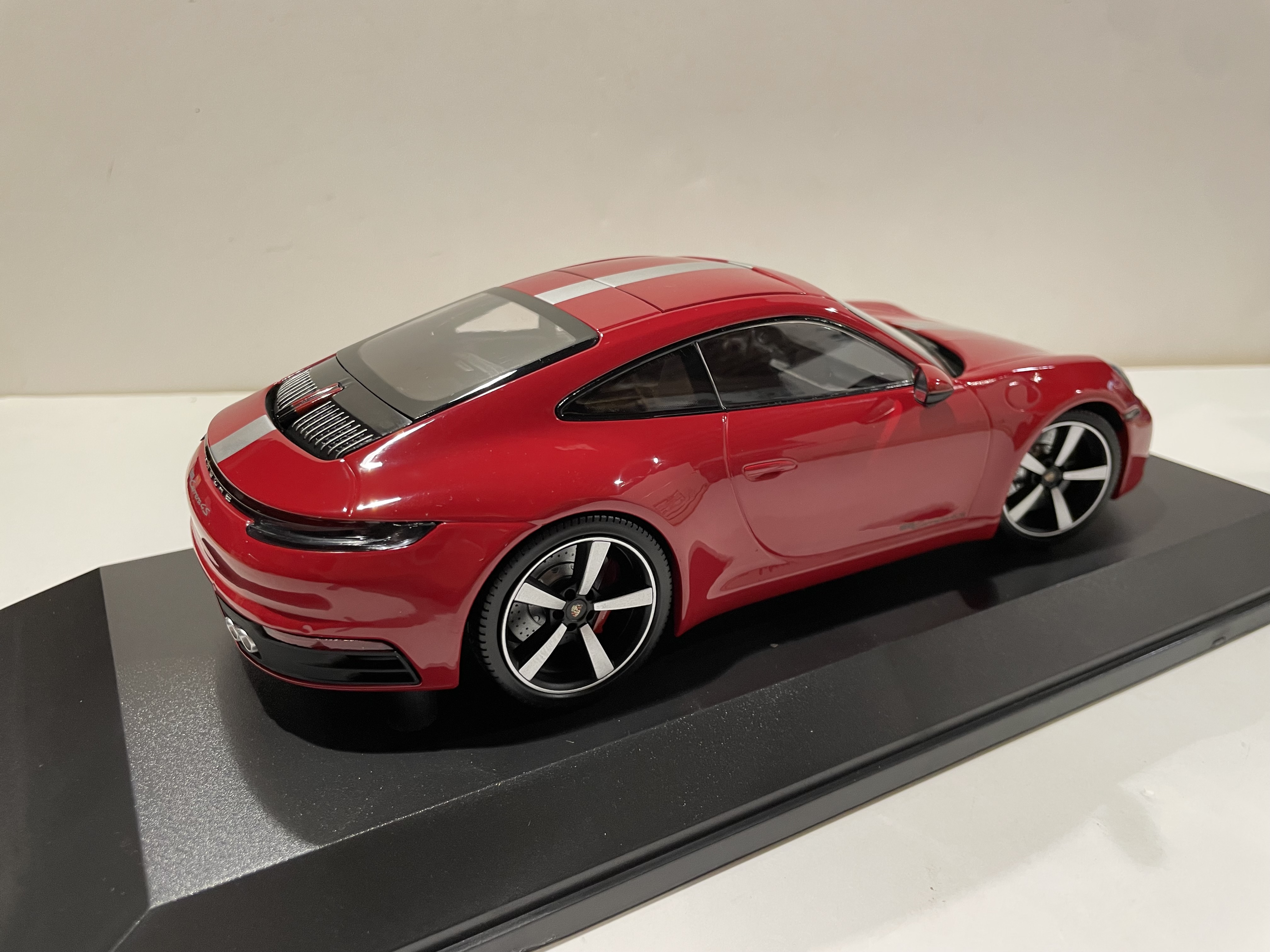 Voiture Minichamps Voiture Miniature de Collection 1-18 - PORSCHE 911  Carrera 4S - 2019 - Red - 155067326 - Metal