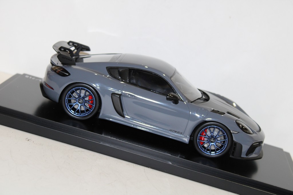 Porsche 718 Cayman GT4 RS 2022 - SPARK 1/18