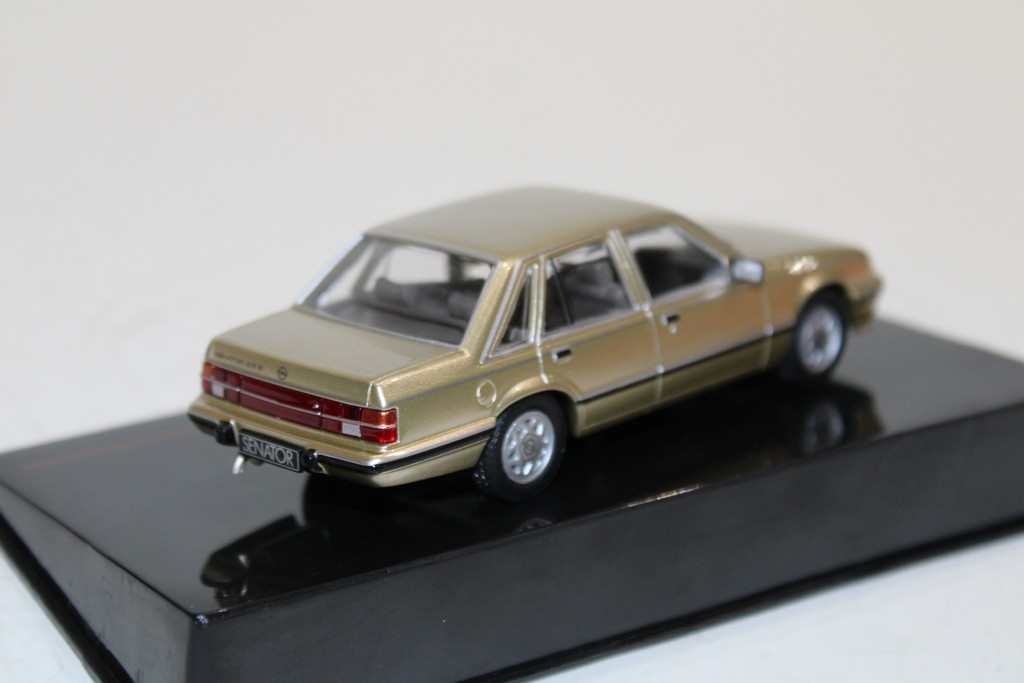 OPEL SENATOR A2 1983 - IXO 1/43