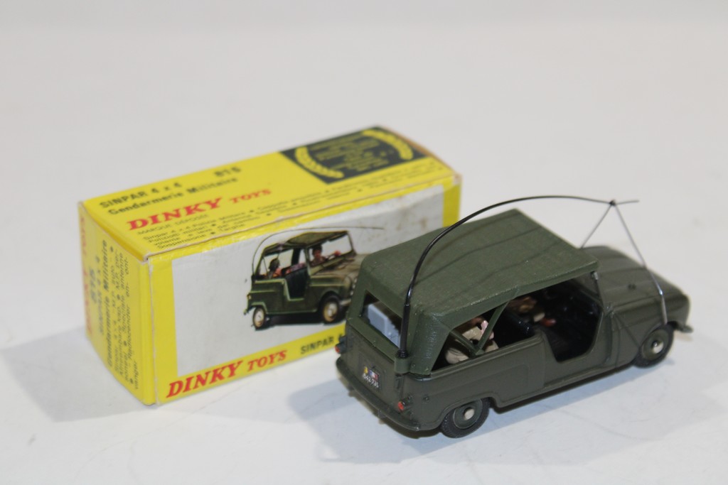 SINPAR 4X4 GENDARMERIE MILITAIRE 1962 DINKY TOYS 1/43°