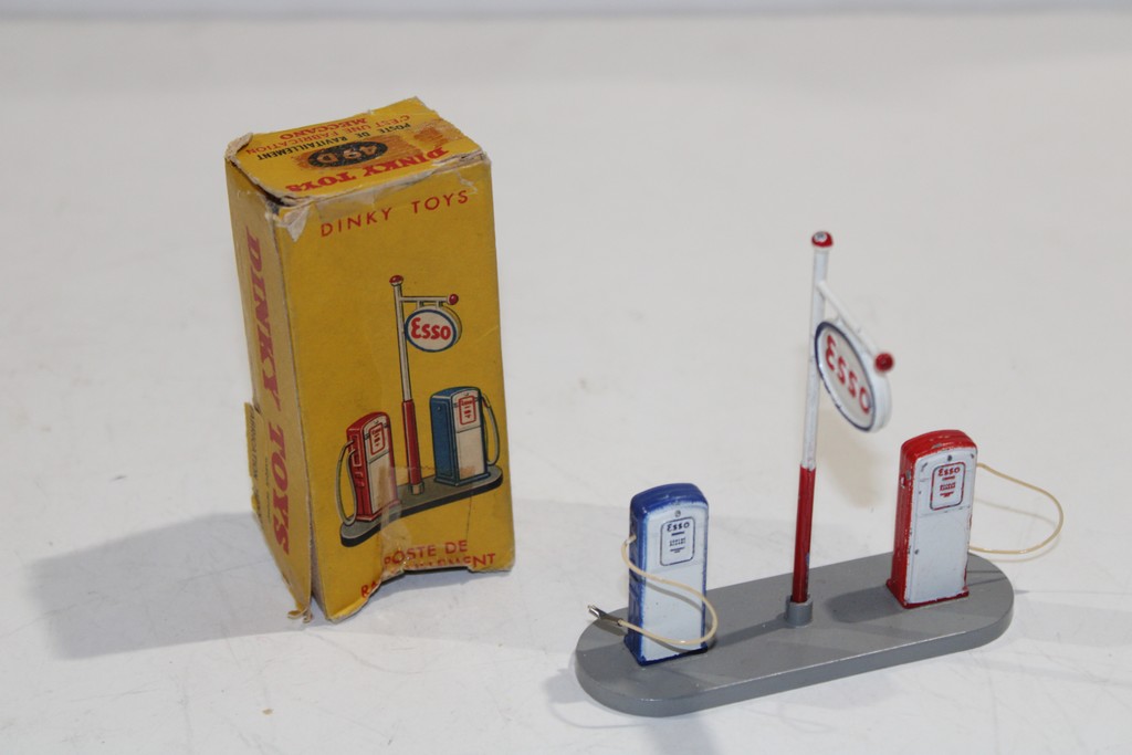 POSTE DE RAVITAILLEMENT ESSO 1955 DINKY TOYS 1/43°