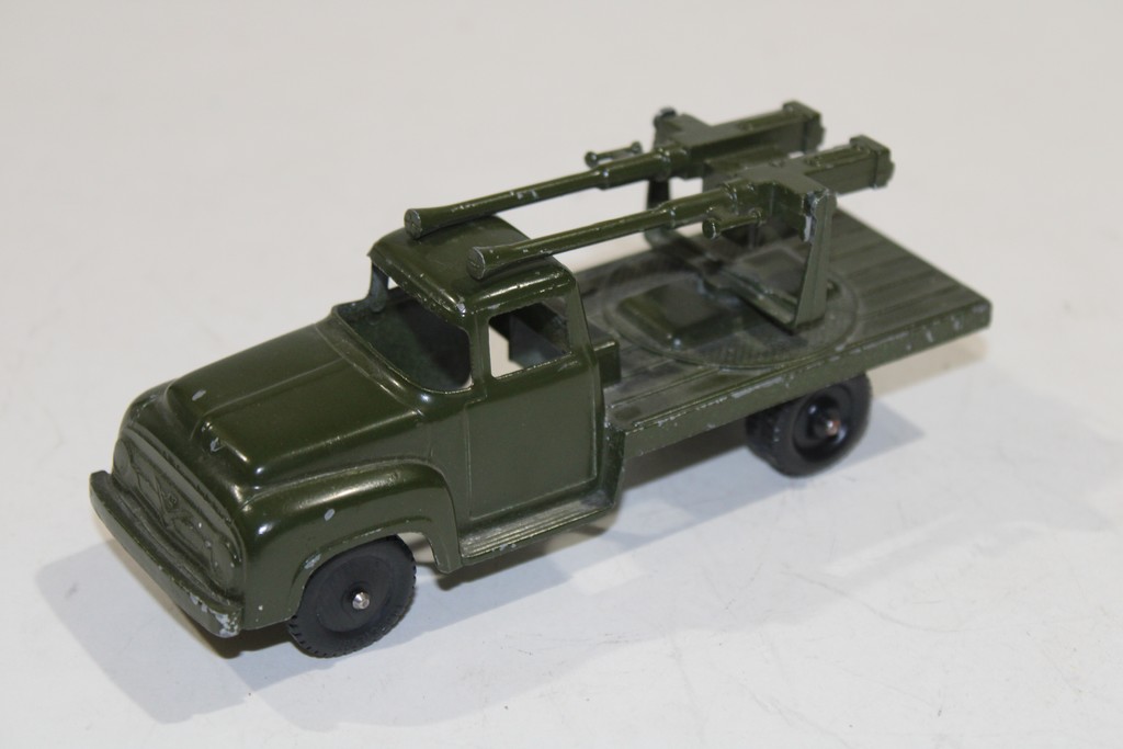 CAMION DCA 1940 TOOTSIETOY 1/36°