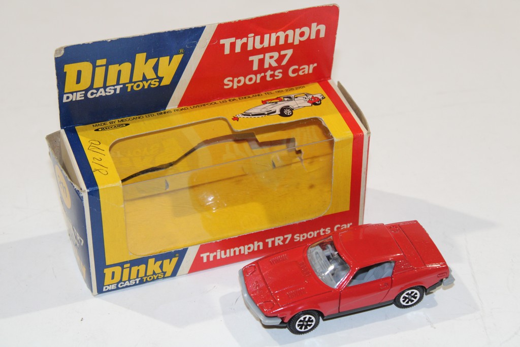 TRIUMPH TR7 ROUGE 1975 DINKY TOYS 1/43°