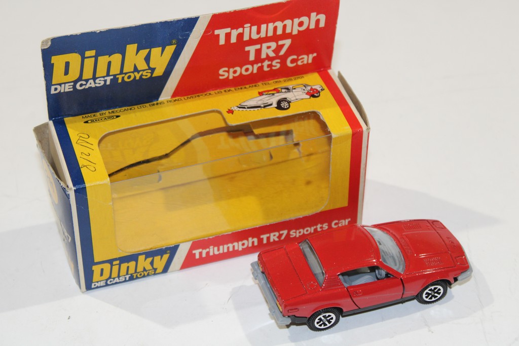 TRIUMPH TR7 ROUGE 1975 DINKY TOYS 1/43°