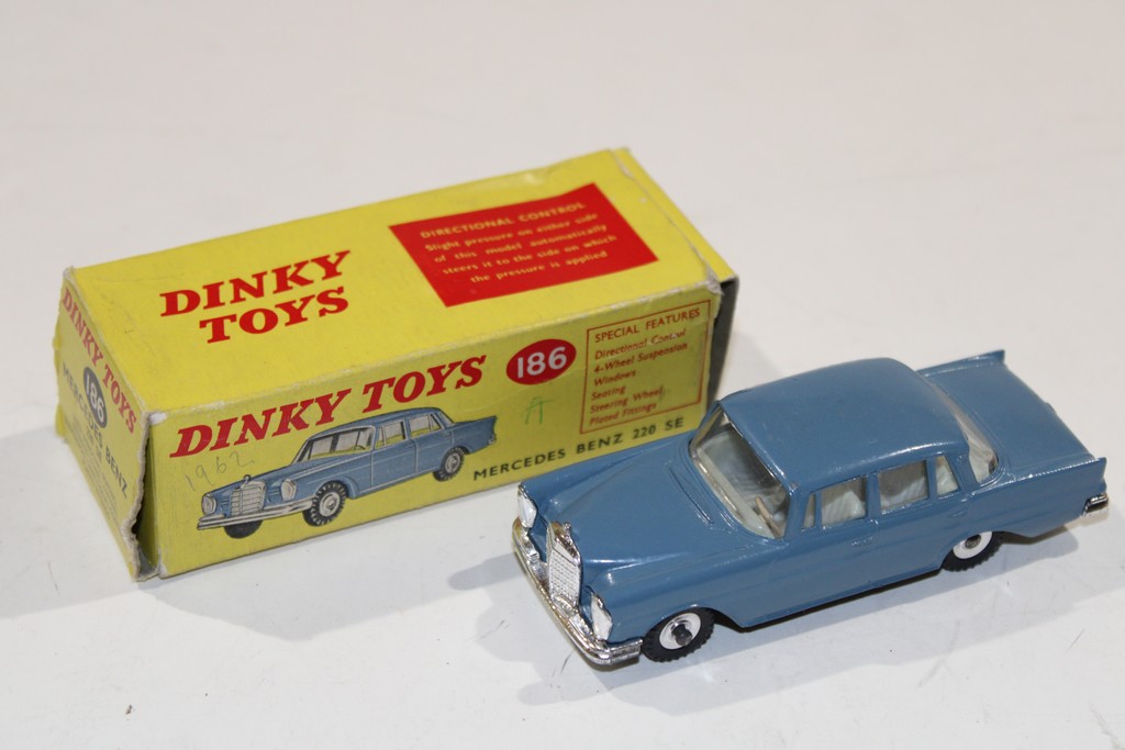 MERCEDES-BENZ 220 SE BLEU 1965 DINKY TOYS 1/43°