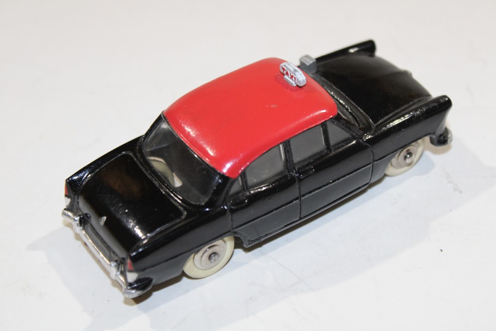 SIMCA ARIANE TAXI 1957 DINKY TOYS 1/43°