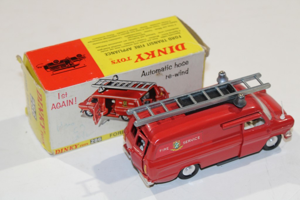 FORD TRANSIT FIRE APPLIANCE 1960 DINKY TOYS 1/43°