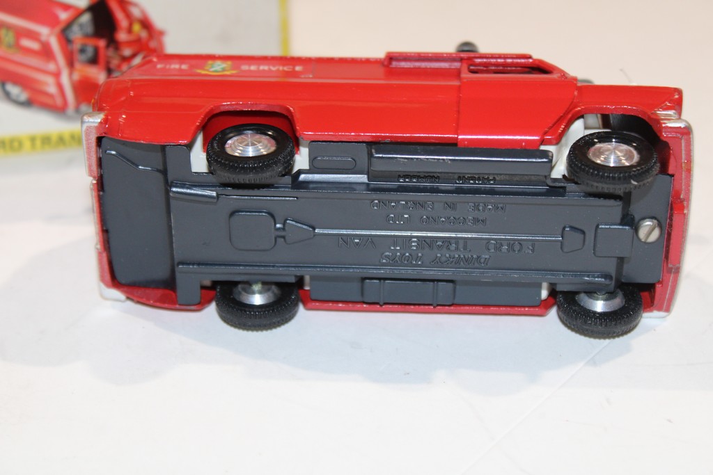 FORD TRANSIT FIRE APPLIANCE 1960 DINKY TOYS 1/43°