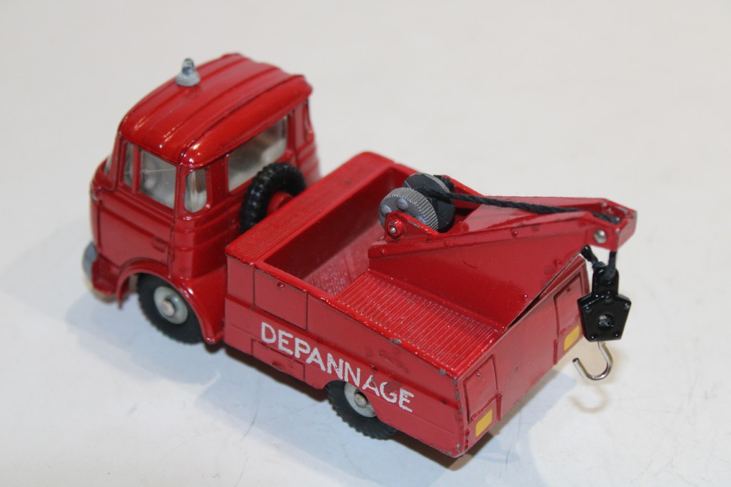 DEPANNEUSE BERLIET ROUGE DINKY 1/43°