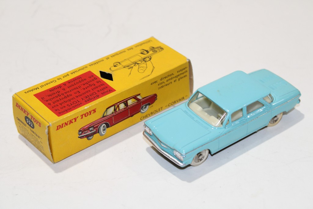 CHEVROLET CORVAIR BLEU 1960 DINKY TOYS 1/43°