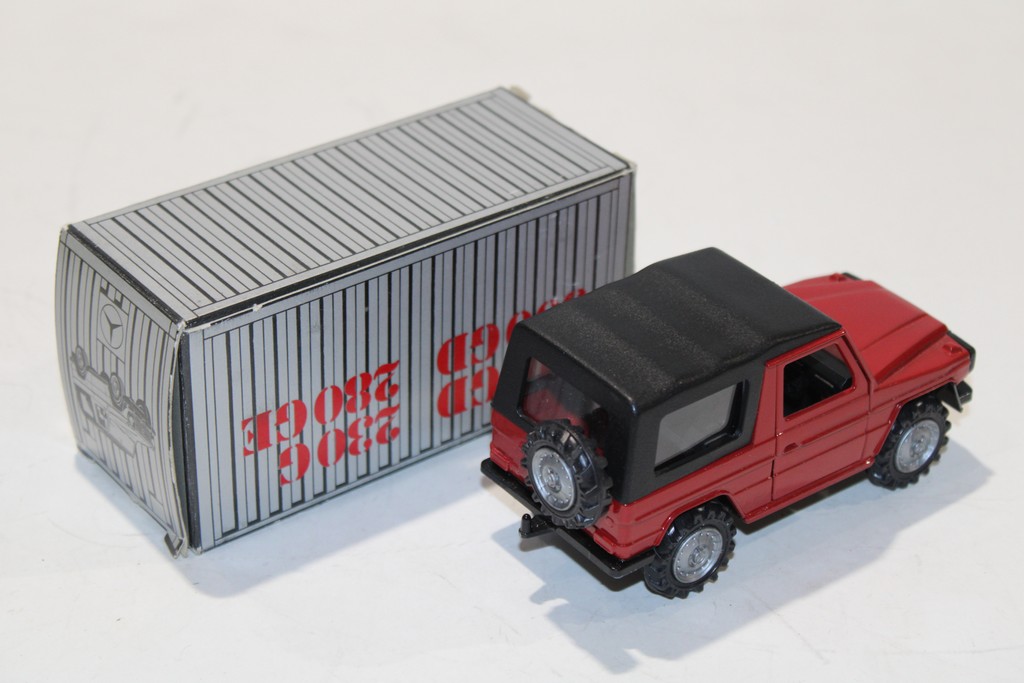 MERCEDES-BENZ CLASSE G ROUGE 1980 CURSOR MODEL 1/36°