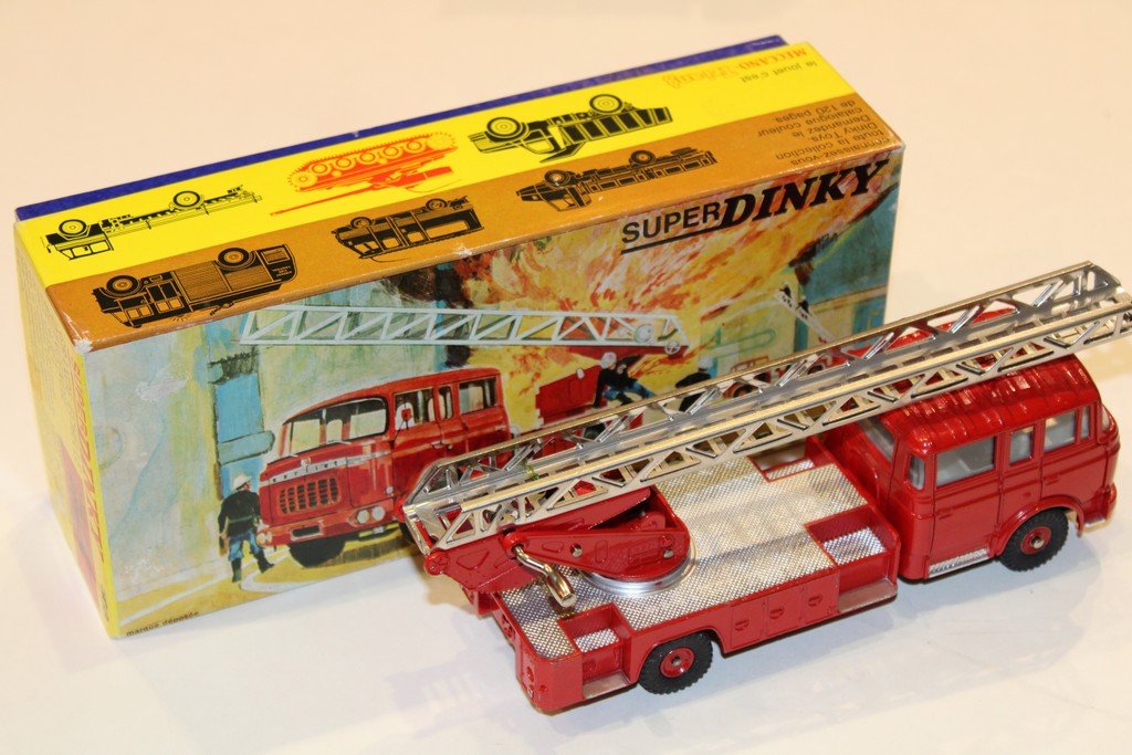 BERLIET GBK6 GRANDE ECHELLE D'INCENDIE 1960 DINKY TOYS 1/43°