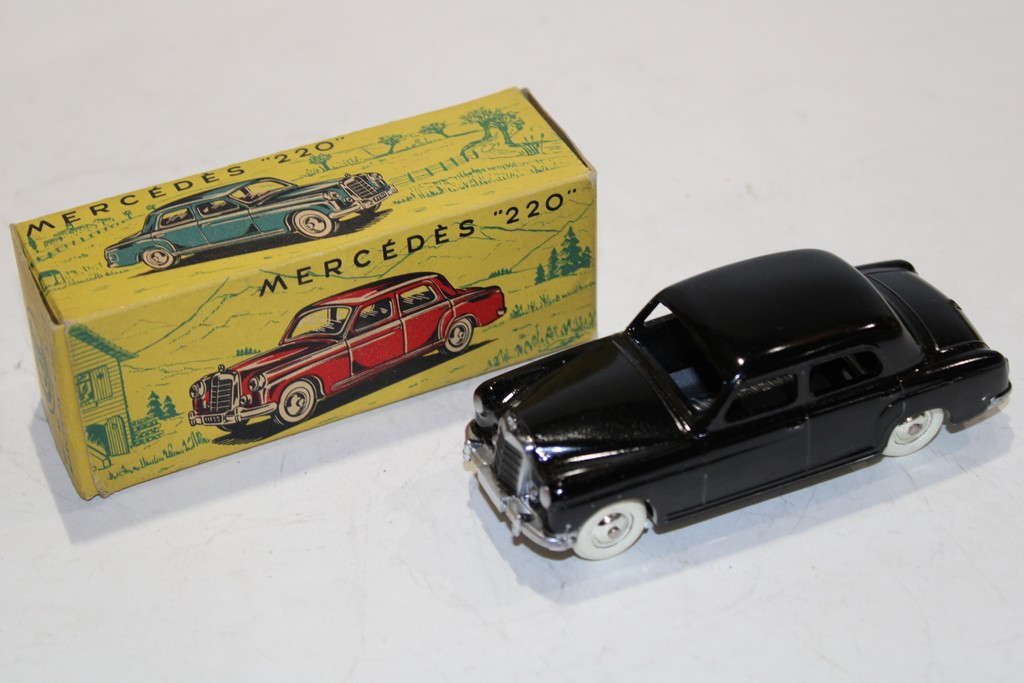 MERCEDES-BENZ 220 NOIR 1955 CIJ 1/43°