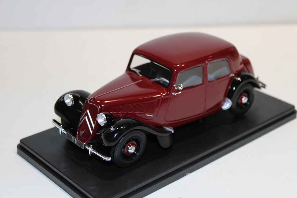 CITROEN TRACTION AVANT 11BL 1937 WHITEBOX 1/24°