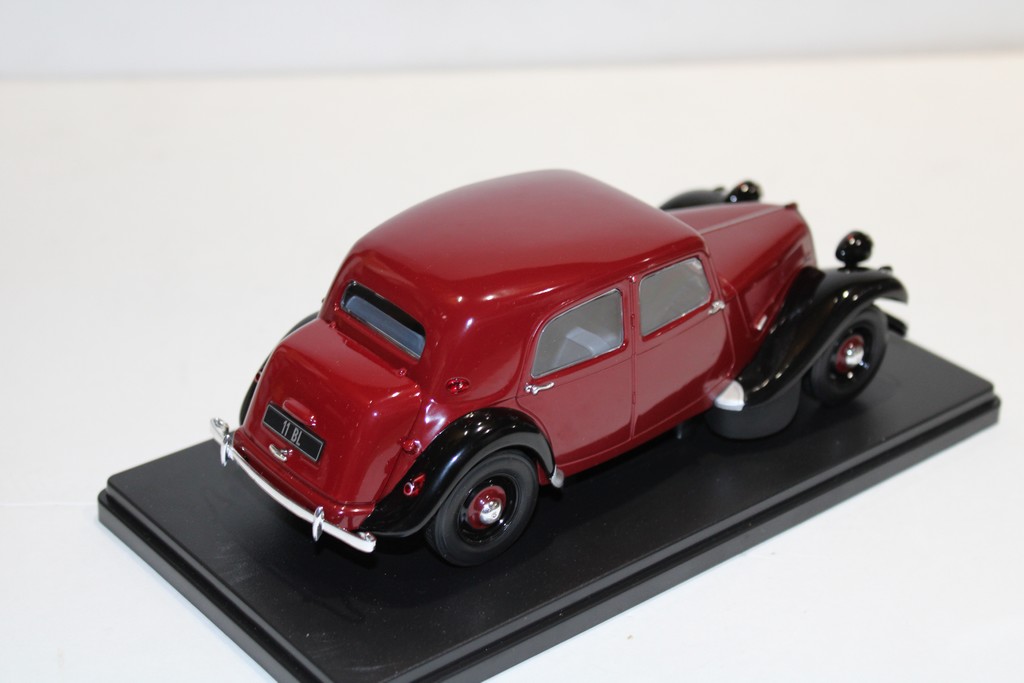 CITROEN TRACTION AVANT 11BL 1937 WHITEBOX 1/24°