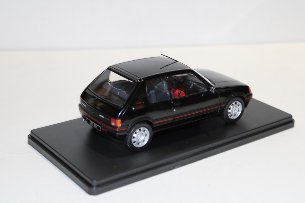 PEUGEOT 205 GTI 1983 WHITE BOX 1/24°