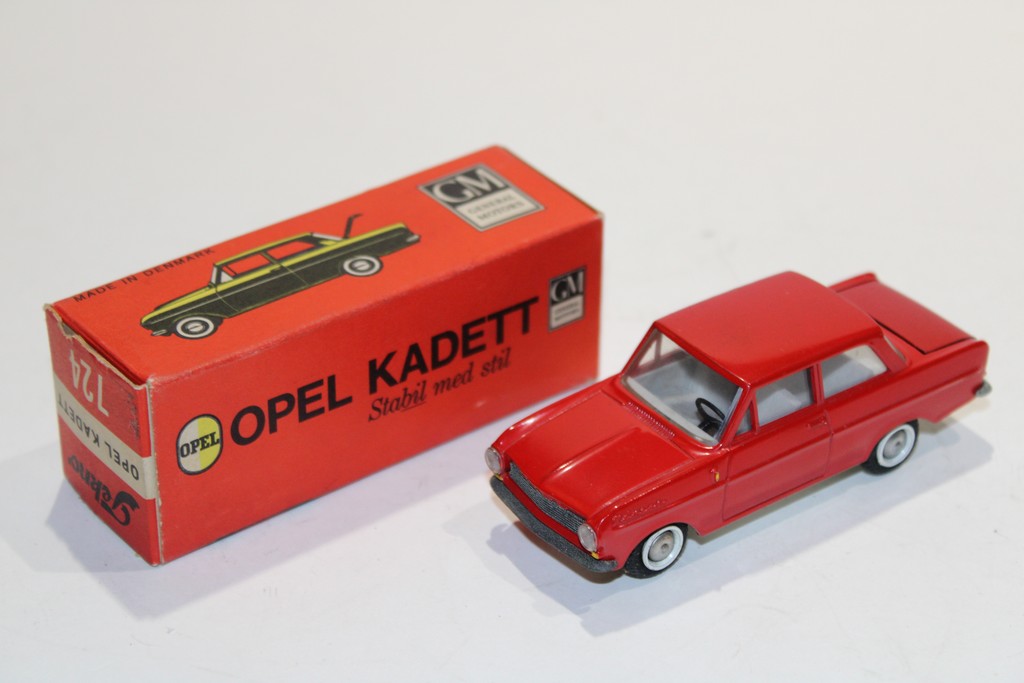 OPEL KADETT ROUGE 1962 TEKNO 1/43°