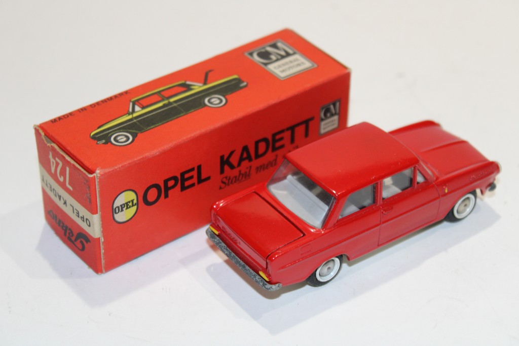 OPEL KADETT ROUGE 1962 TEKNO 1/43°