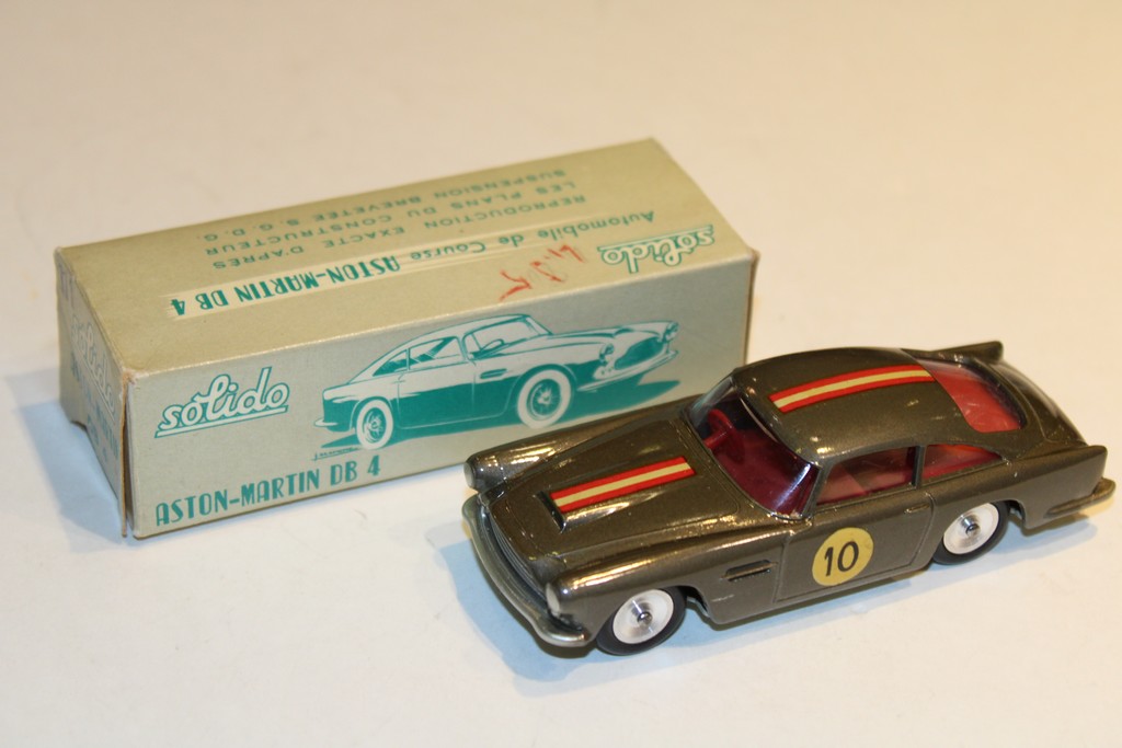 ASTON MARTIN DB4 VERT DE GRIS 1958 SOLIDO 1/43°