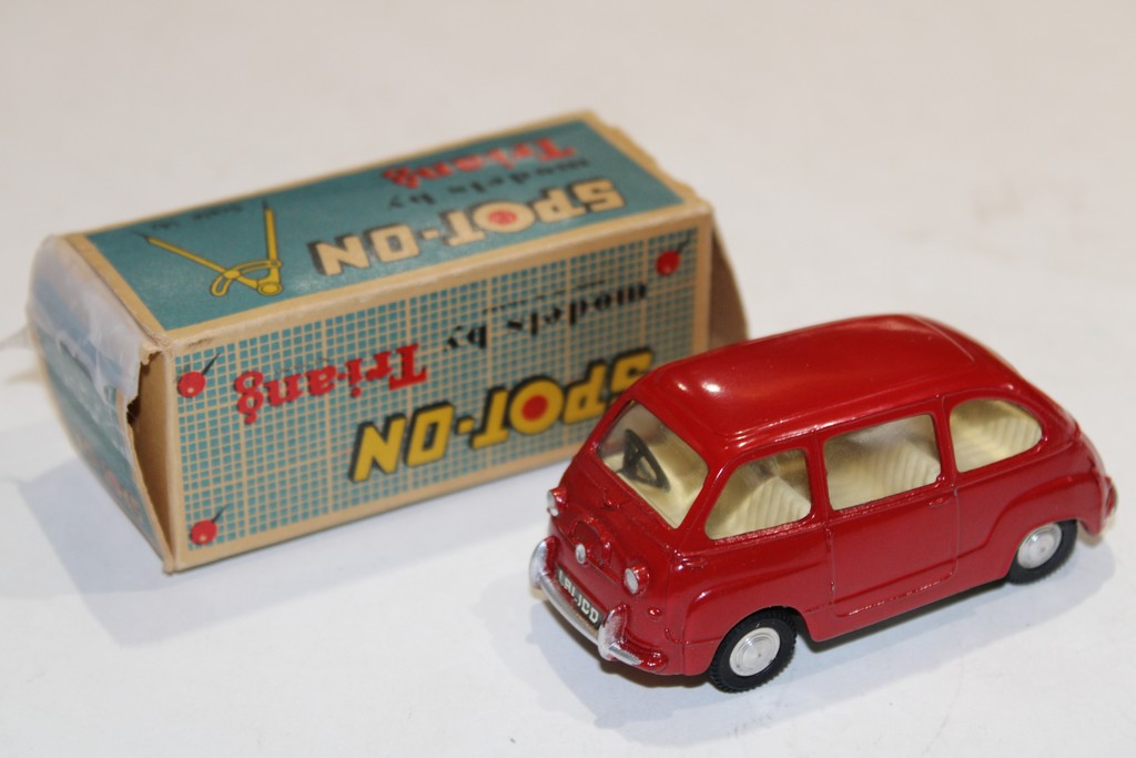 FIAT MULTIPLA ROUGE 1956 SPOT-ON 1/42°