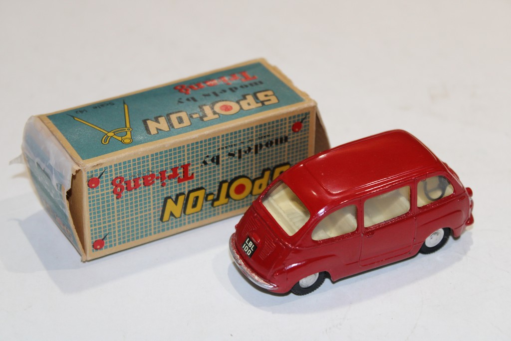 FIAT MULTIPLA ROUGE 1956 SPOT-ON 1/42°