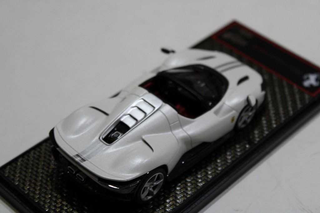 FERRARI DAYTONA SP3 SERIE ICONA BIANCO BBR 1/43°