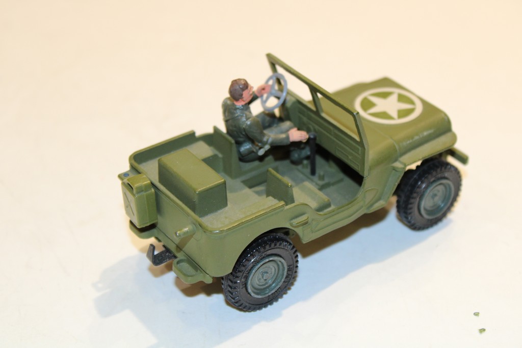 JEEP US - DINKY TOYS 1/43