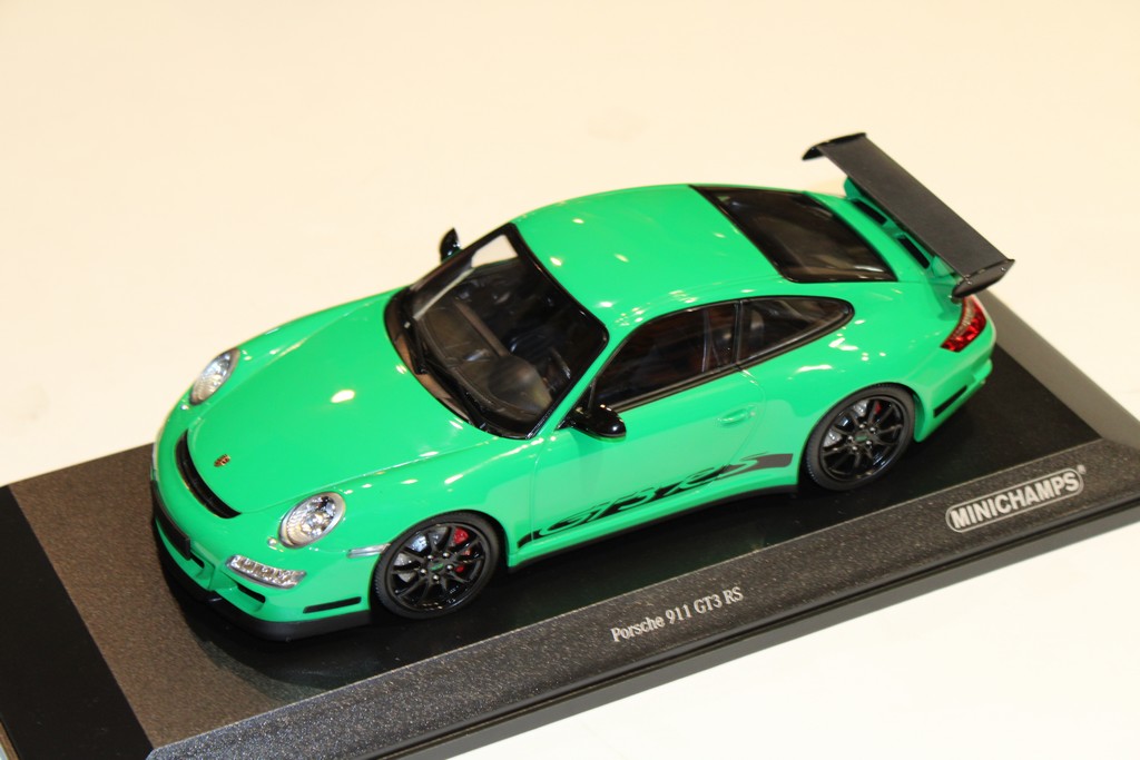 PORSCHE 911 TYPE 997 GT3 RS 2007 VERTE MINICHAMPS 1/18°