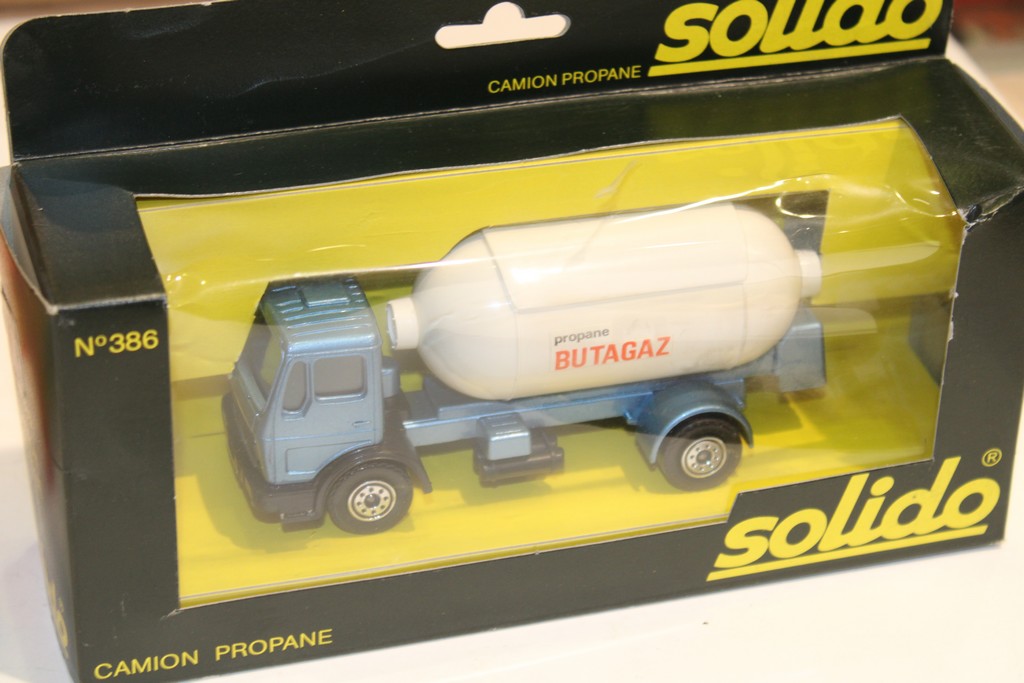 MERCEDES CAMION PROPANE BUTAGAZ SOLIDO 1/50°