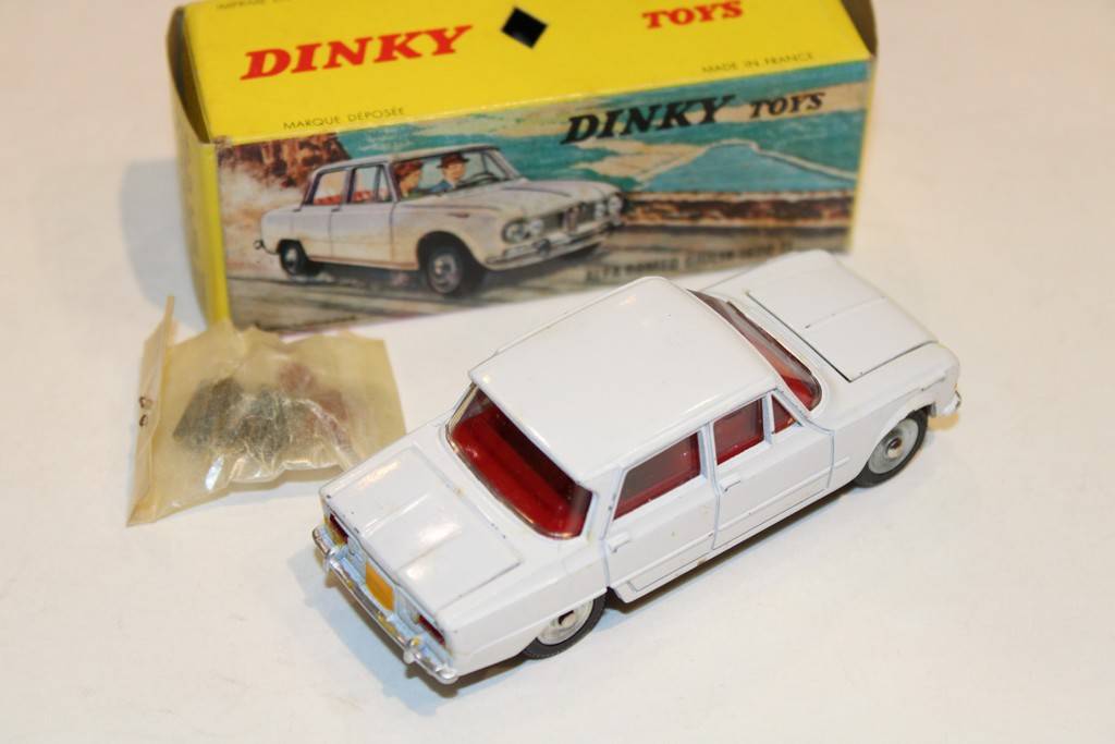 ALFA ROMEO GIULIA 1600 TI BLANCHE DINKY TOYS 1/43°