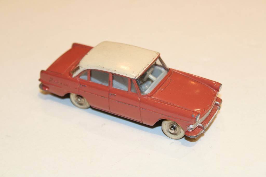 OPEL REKORD ROSE DINKY TOYS 1/43°