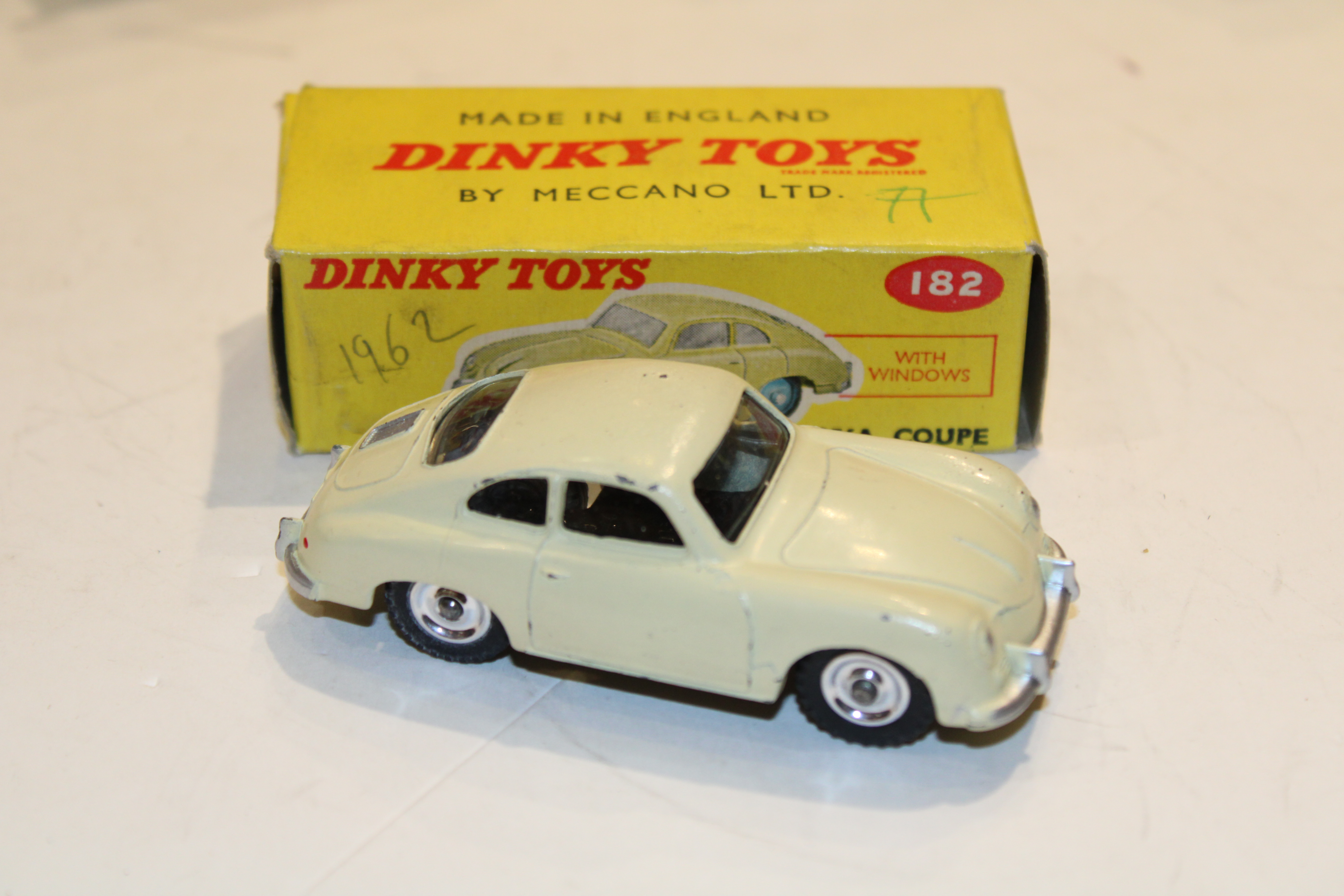 PORSCHE 356A COUPE DINKY TOYS 1/43°