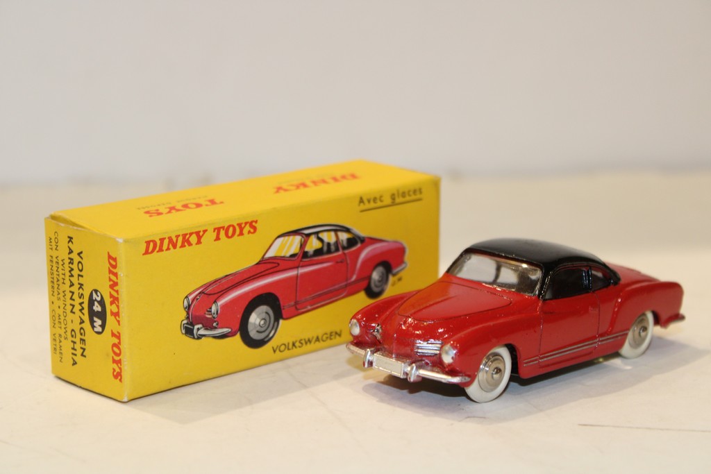 Volkswagen Karmann Ghia red 60s DINKY TOYS 1/43