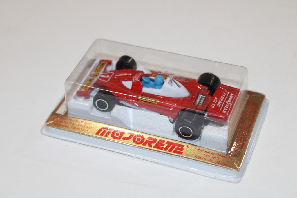 FERRARI 312 T2 F1 MAJORETTE 1/64°