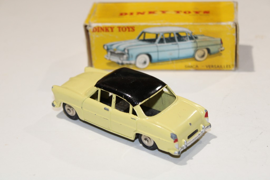 SIMCA VERSAILLES DINKY TOYS 1/43