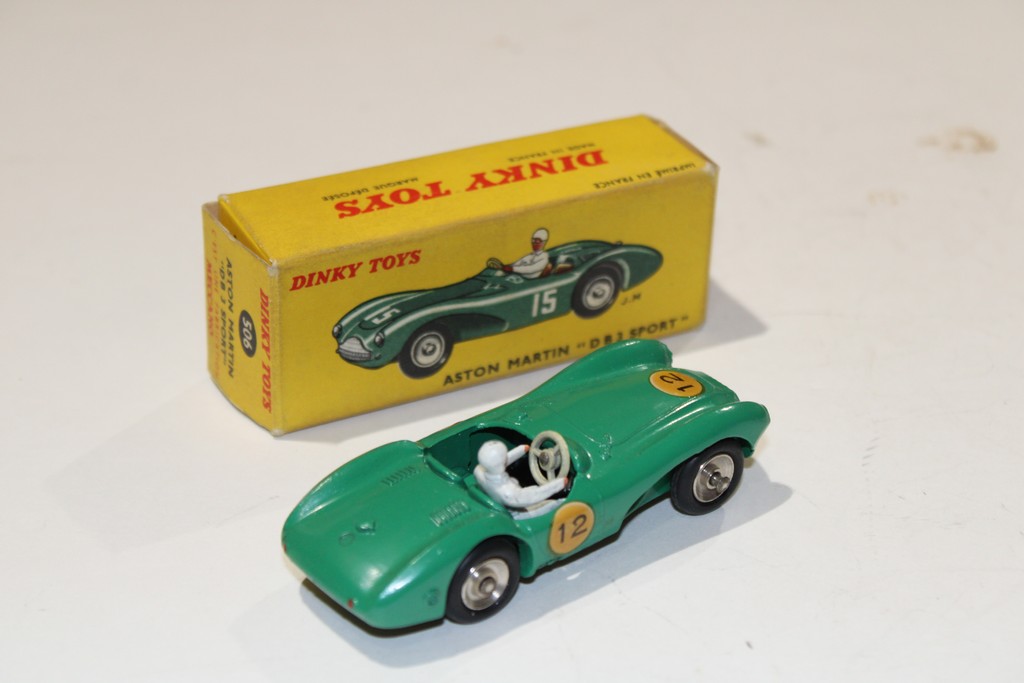 ASTON MARTIN DB 3 SPORT DINKY TOYS 1/43